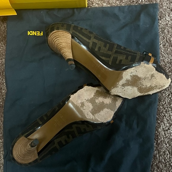 Fendi Zucca Monogram Pumps - Picture 4 of 5